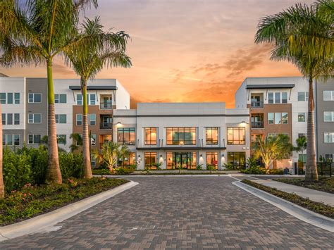 <strong>Beneva Place Apartments</strong> has rental units ranging from 580-1140 sq ft starting at $1680. . Sarasota apartments for rent